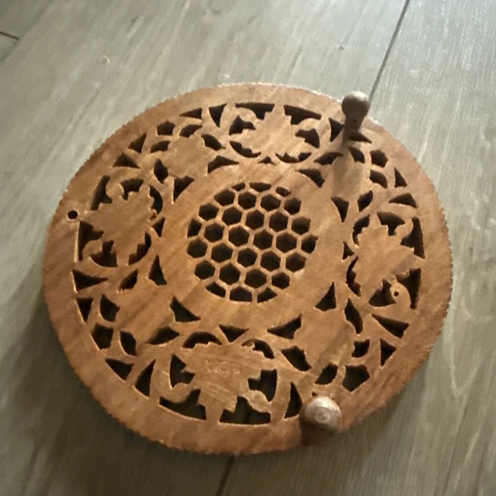 Vintage‎ Set of 2 Handcarved Wooden Trivets from India *read